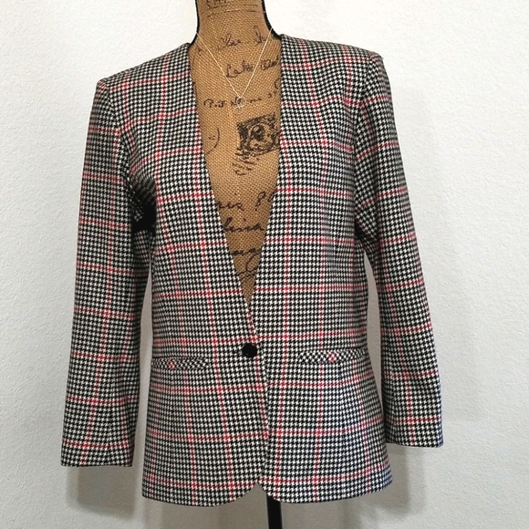 Lucia Jackets & Blazers - •Houndstooth/plaid/tweed blazer•classic•size 8•